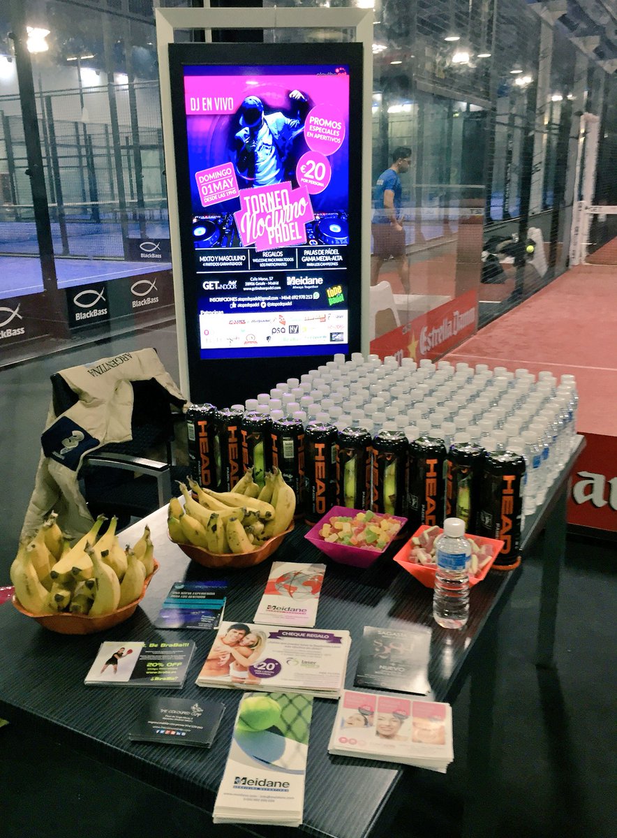 ATopeDePadel's tweet photo. Empezamos el Torneo Mixto &amp; Masculino @ATopeDePadel Nocturno de hoy con #ambientazo, dj y nivelon 👍😉🎾😎👏 #llenazo https://t.co/AnnfrgmrVA