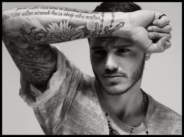 CN24NOTICIAS's tweet photo. #TENDENCIA》Ellas los prefieren futbolistas y tatuados. De Mauro Icardi a Enzo Areco, Arquero del Deportivo Riestra. https://t.co/NtiZf4pcHS