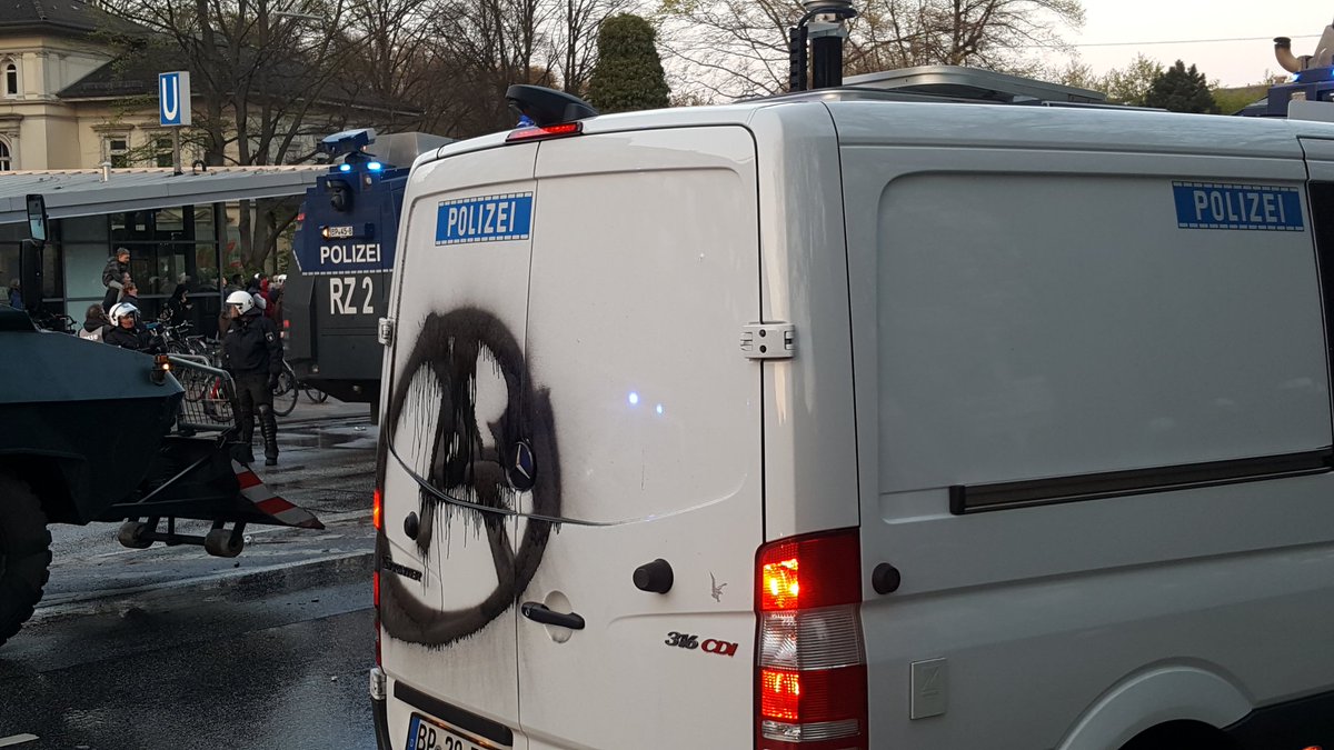 #1maihh Demo aufgelöst! Anarchie bei den Cops