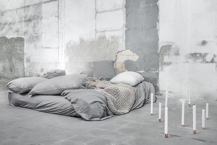 EntouragePost's tweet photo. A wonderland of cuddlesome #bedding dreaminess perfection #Mikmax #interiordesign https://t.co/7MplLHJi82 https://t.co/YRoUesSvEa