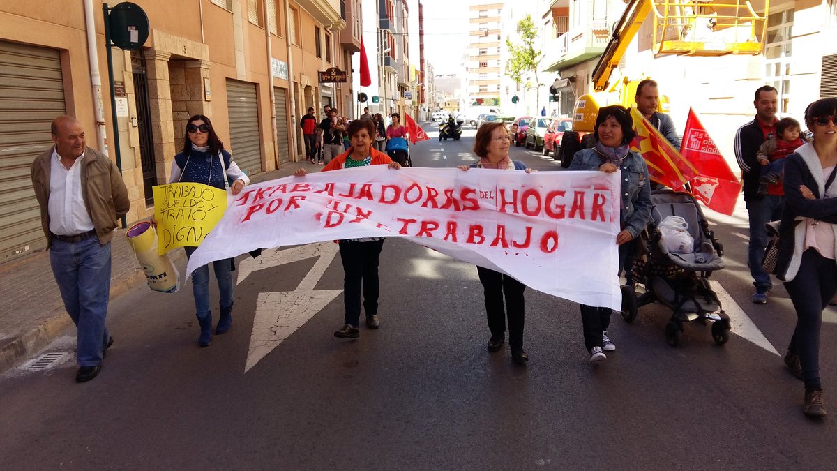 sezaret's tweet photo. Un 1er de maig confluent, amb algunes  persones que creuen que les reformes laborals, les 2, no estan per a retocs https://t.co/GE4gZ1IDYp