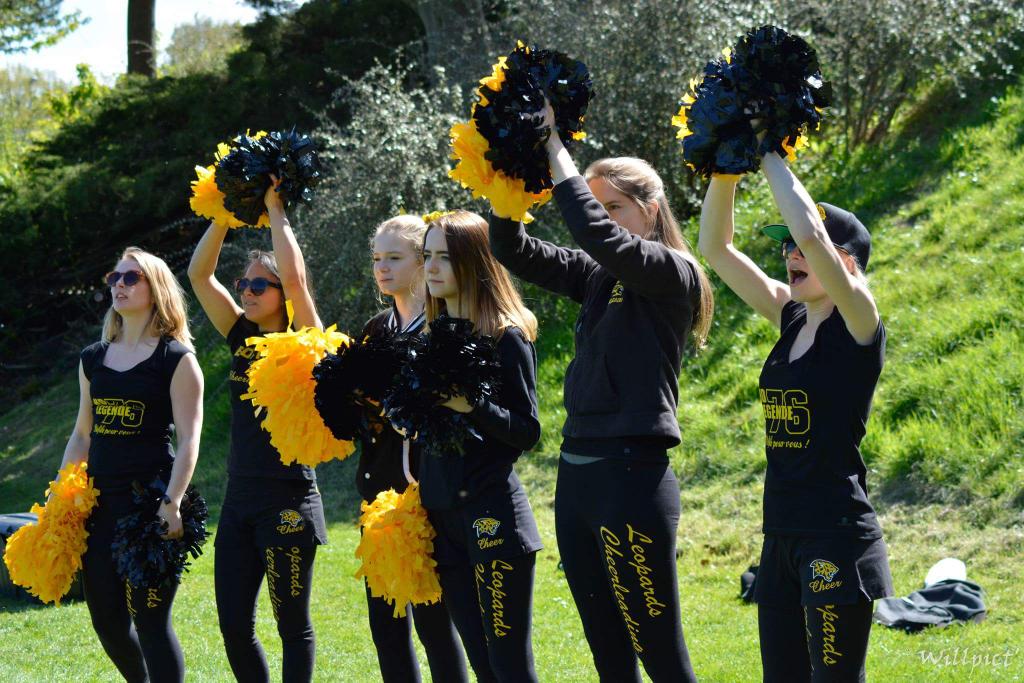 CheerLeopards's tweet photo. Une très belle journée passée au bord du terrain ;) #CheerLeopards #Cheerleading #Rouen #LeopardsFamily #Cheer https://t.co/DrrI30FZC2