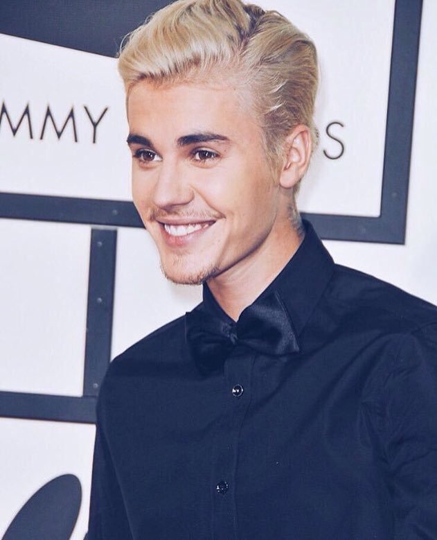 ibieberauhlls's tweet photo. Justin Bieber when you smile I smile https://t.co/1S0mtcGLlQ