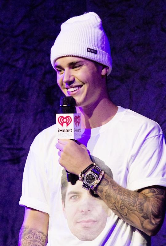ibieberauhlls's tweet photo. Justin Bieber when you smile I smile https://t.co/1S0mtcGLlQ