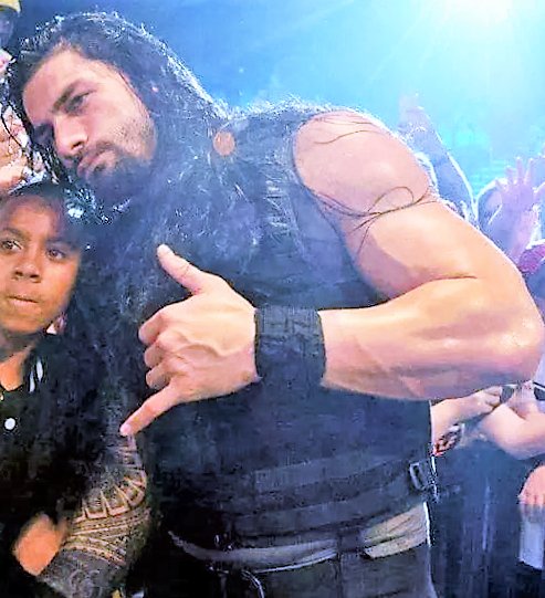 LeeshaNDessy's tweet photo. #Roman #Emiliaalonzo #CheerinW/Us #RomanWillWin #Dean2 #Payback https://t.co/UrSTeJOfSV
