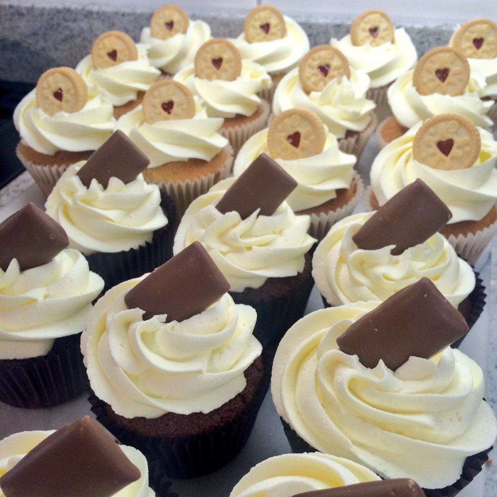 LuMorganC's tweet photo. And we're done! 44 cakes for the May Fayre tomorrow @FreeCakesBrom! Think we can feed the whole of Petts Wood? https://t.co/EvDMdqRanN