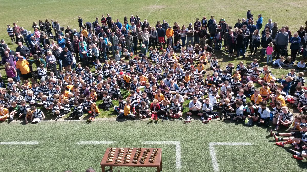 emmabeavis75's tweet photo. @Philip__Burgess presenting @FarnhamRugby end of season awards mini's @EnglandRugby future players in the making !! https://t.co/4Ml4ORhSRO