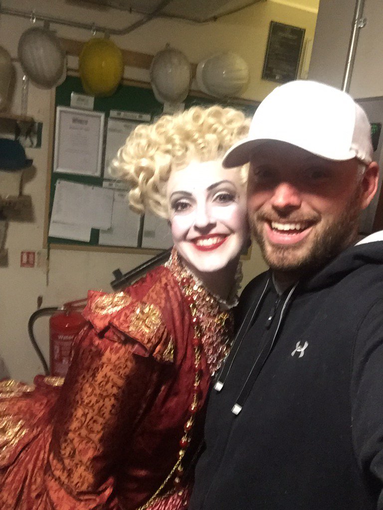 A selfie with my wife @ThatStephParry last night just before the show. Great performance as always!x