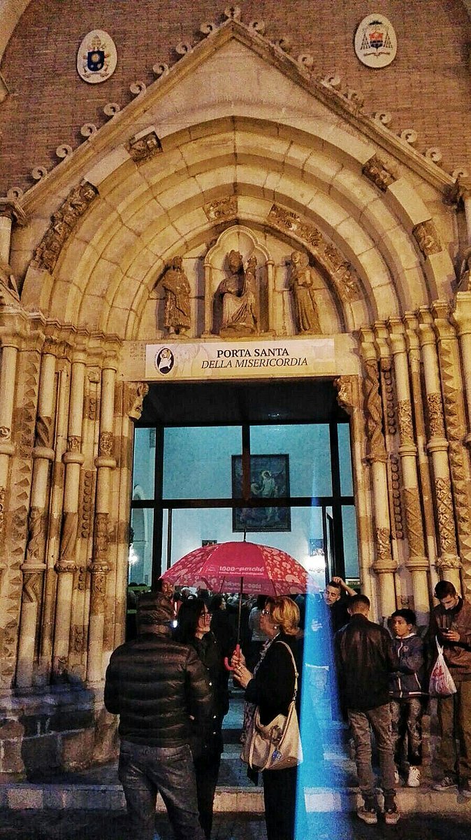 natourarte_info's tweet photo. A #Ortona il #1maggio2016 รจ #FestaDelPerdono : il popolo venera #SanTommasoApostolo #fede #tradizione #VisitAbruzzo https://t.co/AQrfJsZwry