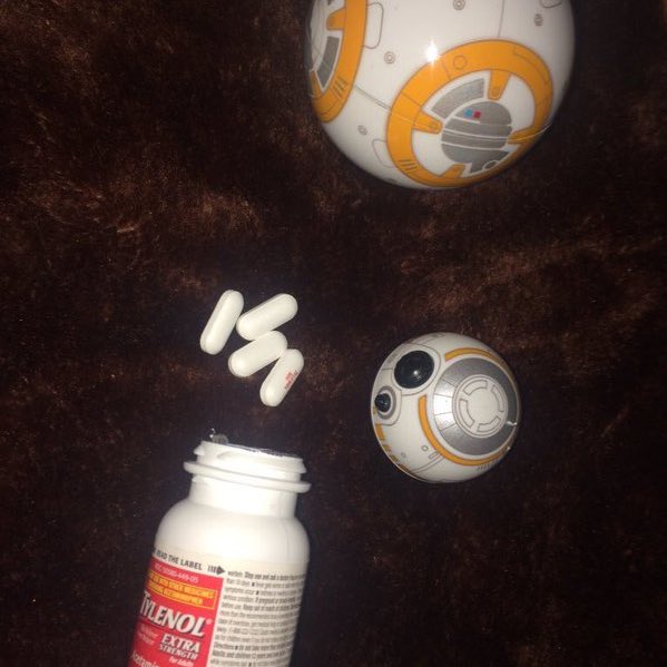 mrjafri's tweet photo. BB8...the hidden pain that no one Understood #FakeTabloidFacts https://t.co/Imga2ftUDs