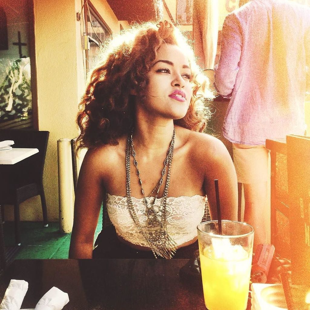 HeyNaturalHair's tweet photo. iiiii wanna soak up the sun ☀️ https://t.co/DMTVw8cbgv