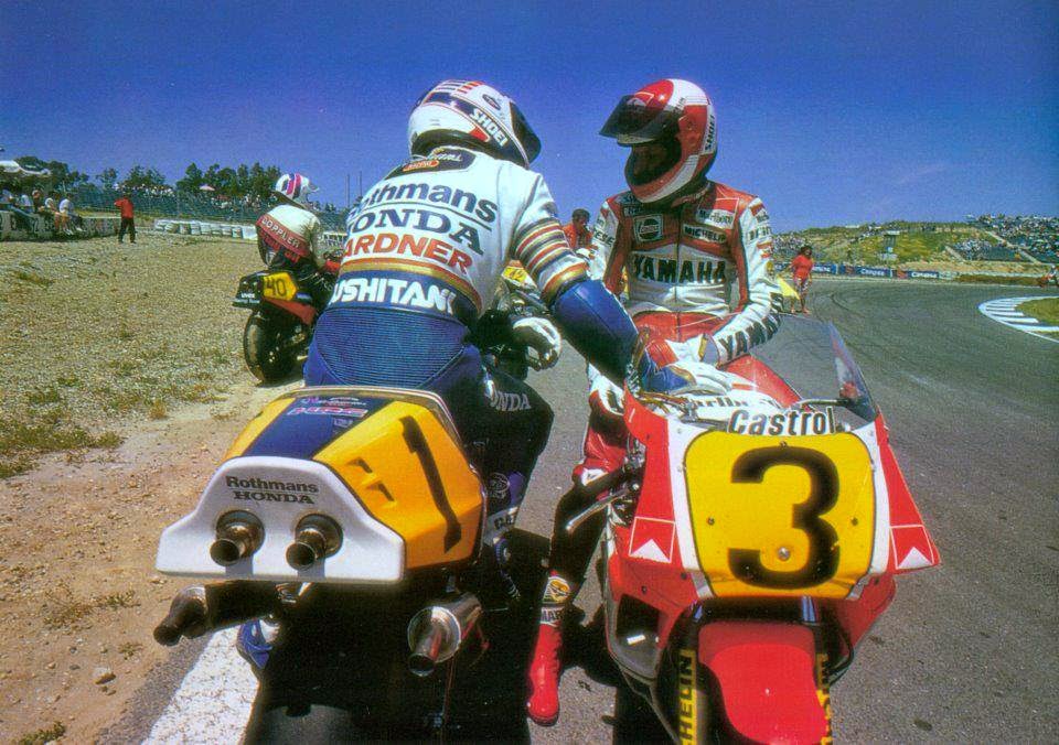 bgmotogp's tweet photo. 🇪🇸 Circuito de Jerez, 1988 🔥
Wayne Gardner (Rothmans Honda) catches up with Eddie Lawson (Marlboro Yamaha) after an epic 500cc Expo 92 GP showdown.
"Steady Eddie" took the win over Rainey &amp; Magee in a classic two-stroke battle! 🏍️💨 https://t.co/DJsoigA7mJ
