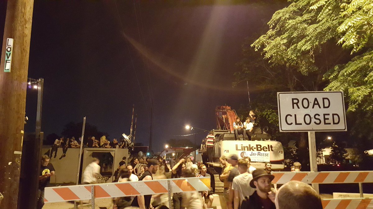 C_Rose86's tweet image. Quite a night @ScootInnATX for #Levitation2016 replacement show thank you to @theblackangels and @LEVITATION