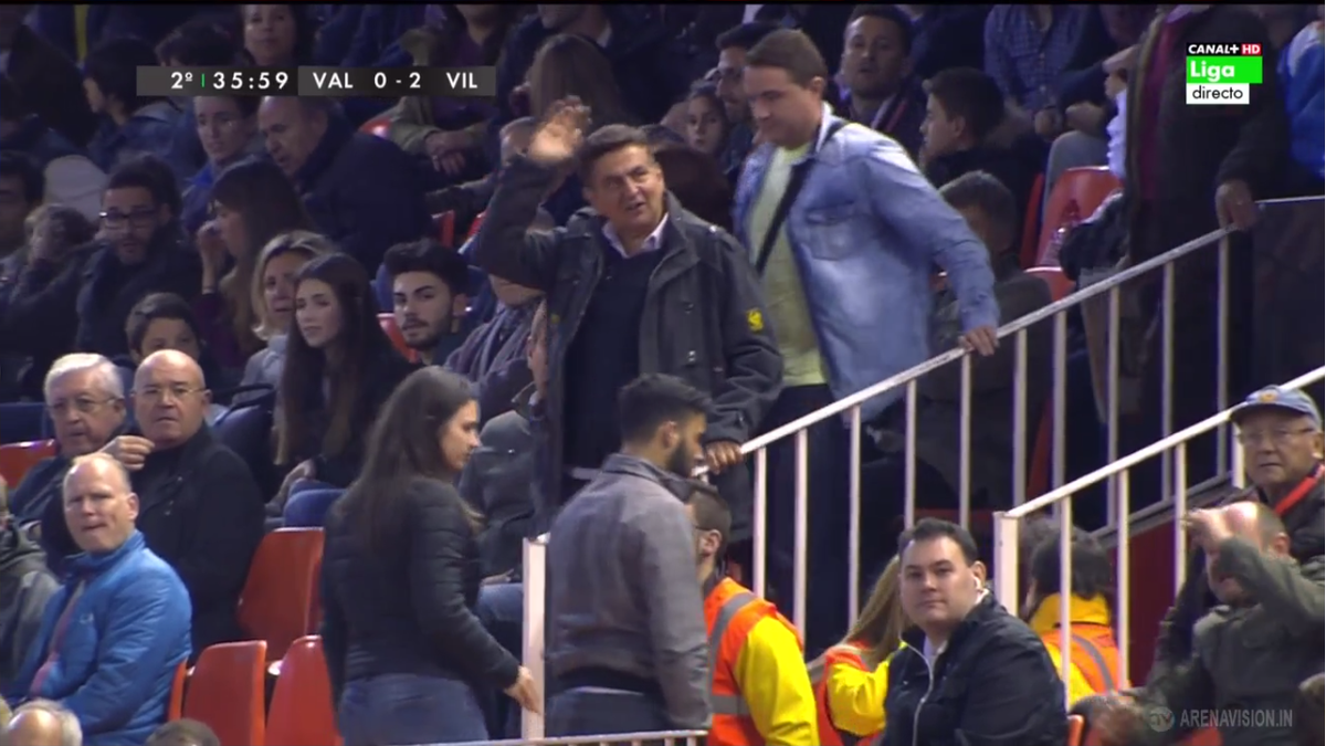 adripo_'s tweet photo. A la Champions en Mestalla sense baixar de l'autobus i 20 pts per davant dels de la capital del Túria. Au cacau! https://t.co/kzsbjjNO7U