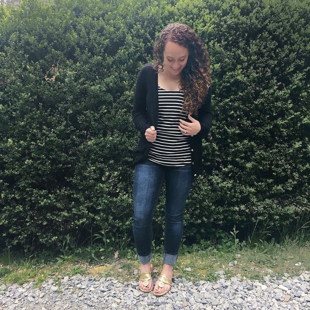 darlingdearests's tweet image. Fun, laid back nights celebrating friends call for easy, simple outfits😊 (also, rainy weather means #curlgame is st…