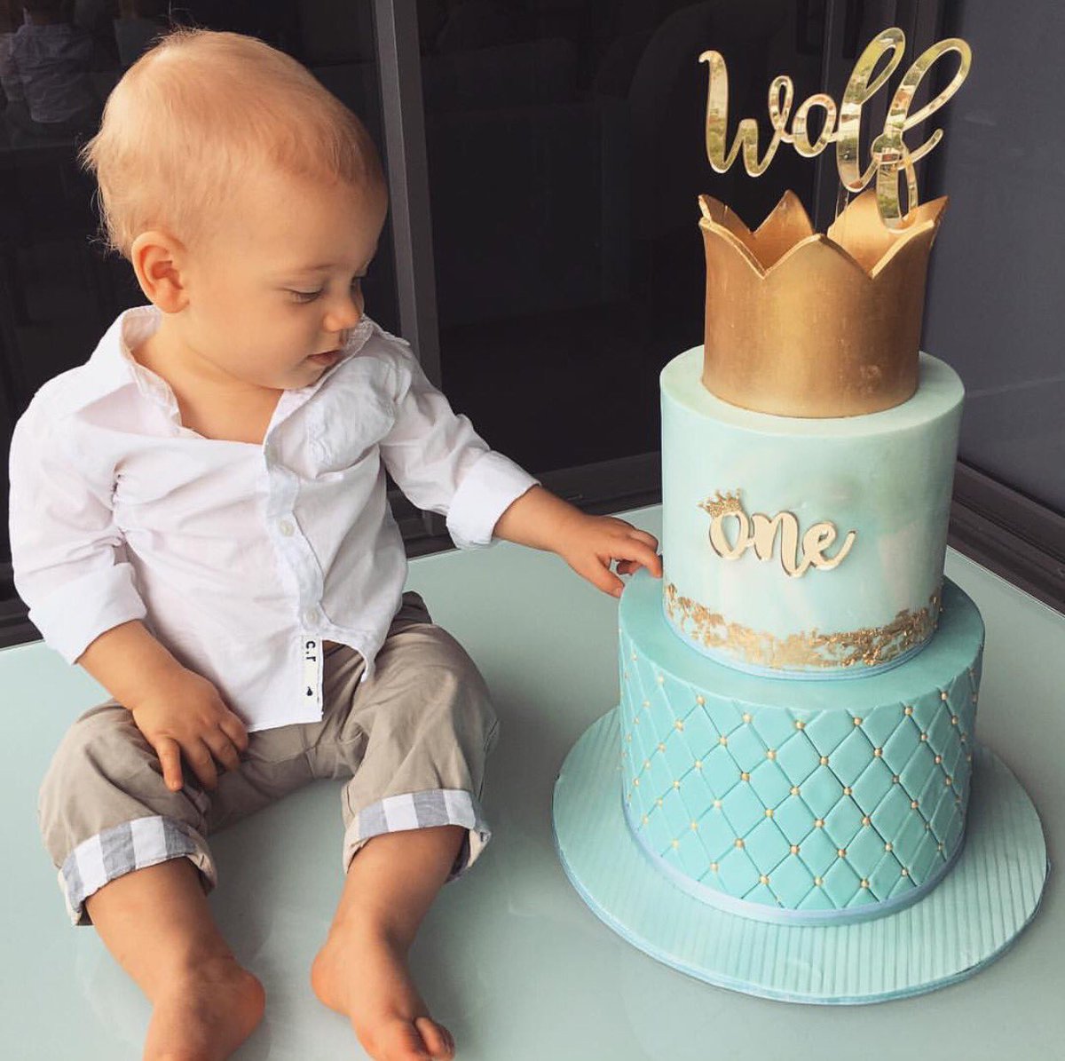 daddys_girlX's tweet photo. Wolf's one today! ✨🍭🎉 #beforethemess https://t.co/4is6m9V4CP