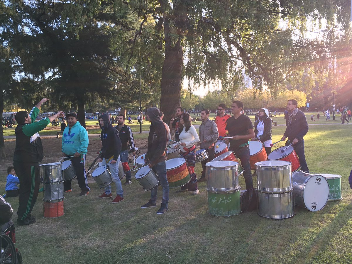 matiasdebesa's tweet photo. La rompe Rama de #Cafundo en el taller de Samba Reggea en el Parque Saavedra #LosManchadosDeMiBarrio https://t.co/oTF1bsjScK