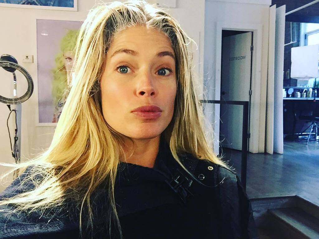 MODELSTAGRAM's tweet photo. #Doutzen Kroes# @doutzen : Getting my hair done at Lena her #suitecaroline is always a good idea! #goodtimes #goodh… https://t.co/Ql9rfb8YSR