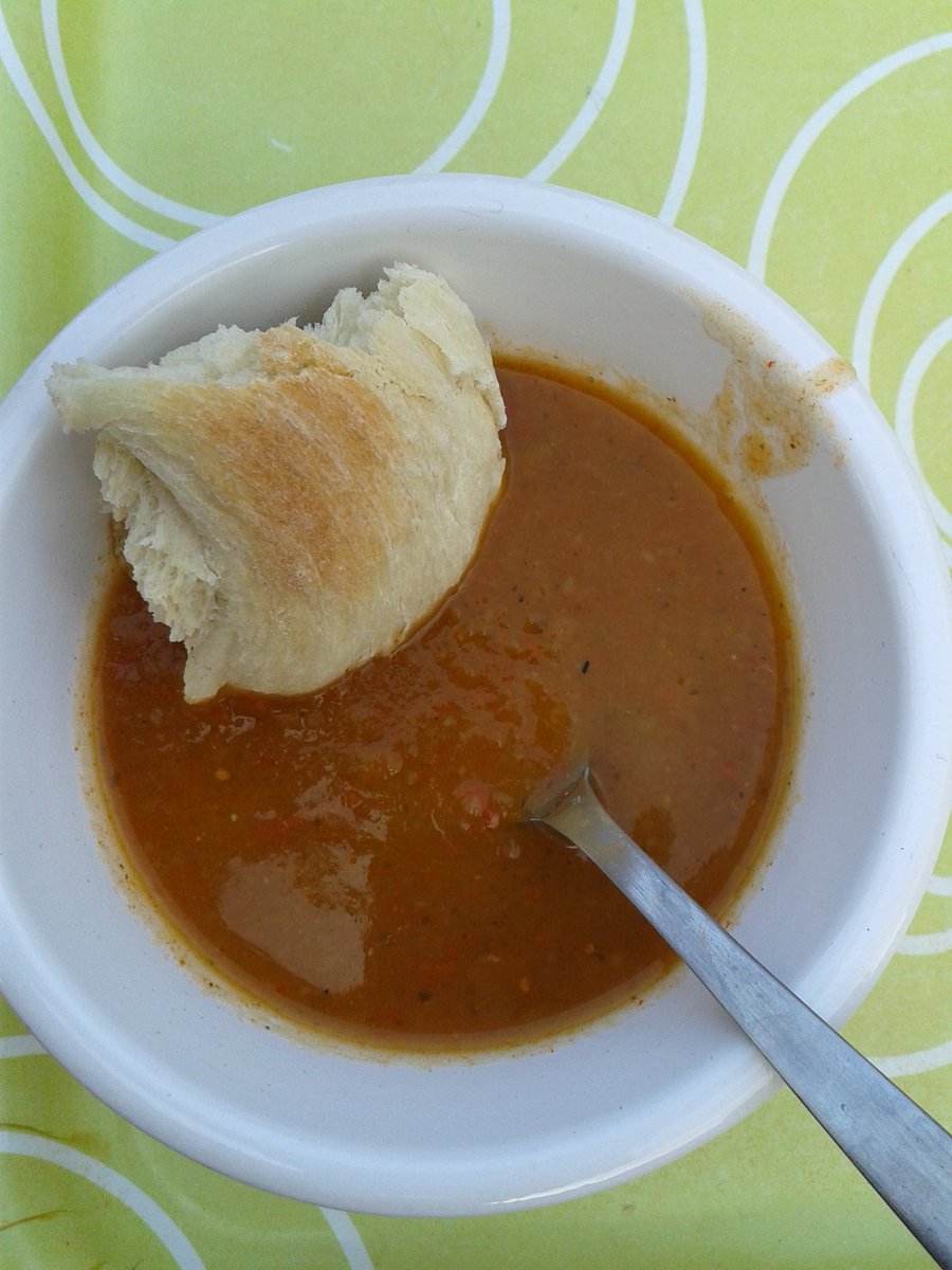 CalthorpeCG's tweet photo. #youngchefs made #nettel &amp; #fieldgarlic soup @CalthorpeProj  #healtheating #coolcooking every Sunday #KingsCross https://t.co/k94X8EeDK3