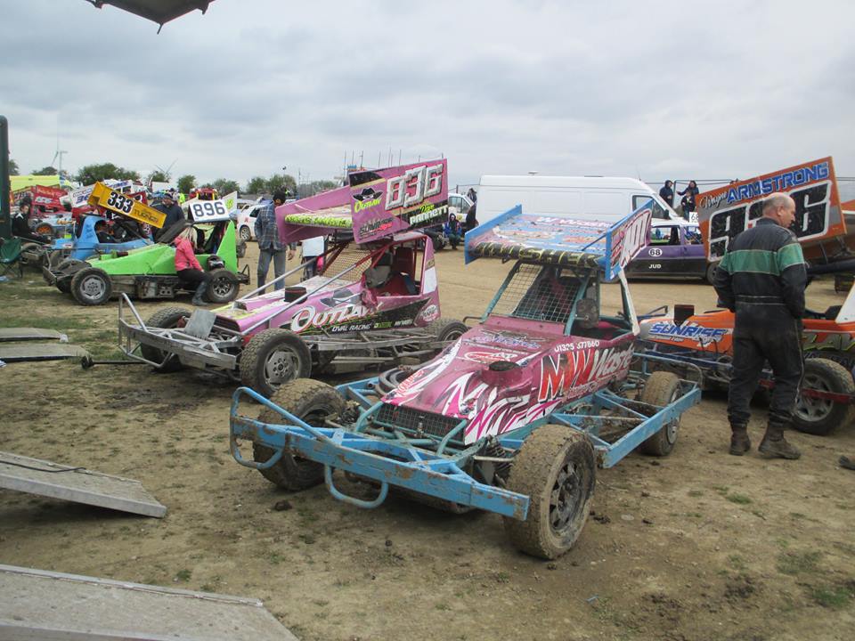 outlaw_oval's tweet photo. Outlaws #Brampton Raceway today #bankholidayweekend #Racing https://t.co/n4sBKxcQDU