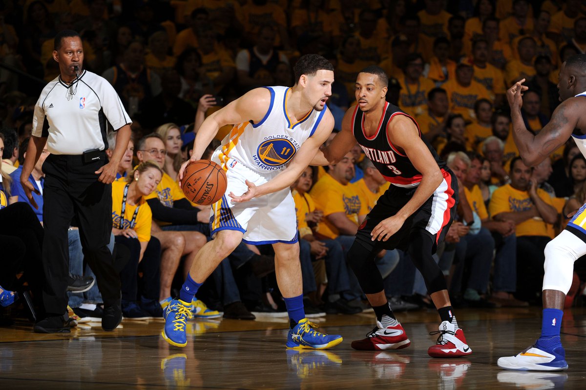 .<a href="/warriors/">Golden State Warriors</a> lead <a href="/trailblazers/">Portland Trail Blazers</a> 65-51 at the break of Game 1 of #WARRIORSvBLAZERS. Klay poured in 22 pts w/ 4 treys.