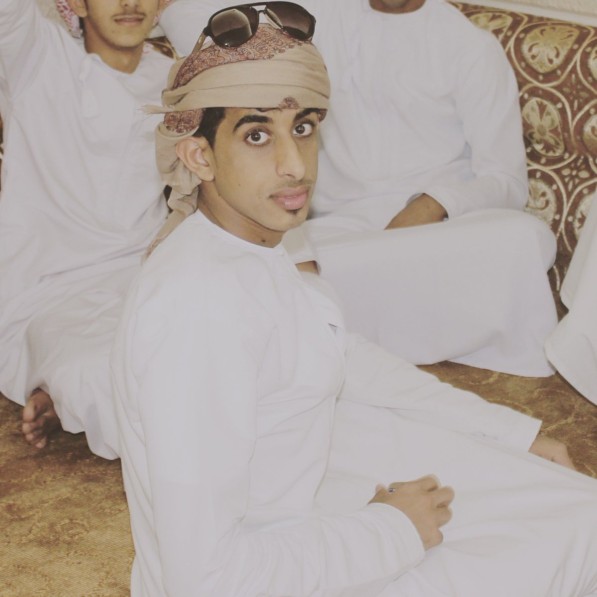 و ﺎن كان تنشد عن علومي ي غناتي ،
　    ﺎلشوق زايد ، وحالتي م تسسرك💔.