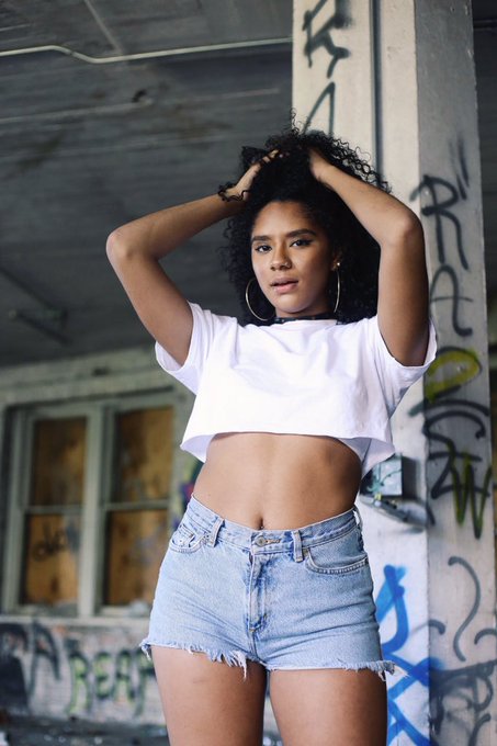 Watch D's leaked NSFW photo on TwXstars