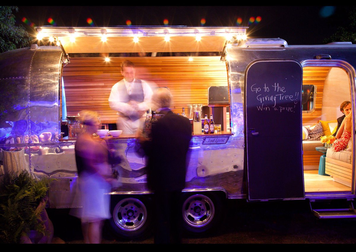 DesignsEvent's tweet image. #cocktails #eventplanning #Boston #photography #corporateevents #business #networking #startup #launch @StateStreet