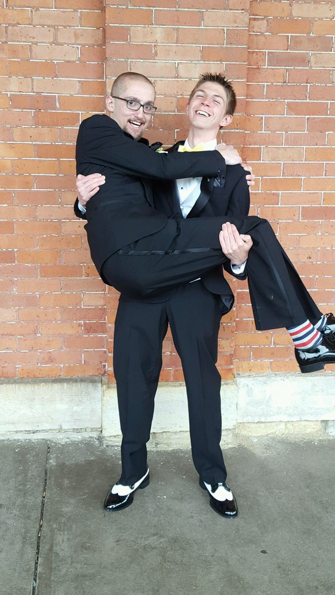 BryceStevens98's tweet photo. When I say hey Jason let's take a photo 😂😂😂 https://t.co/nrnlIbsVyy