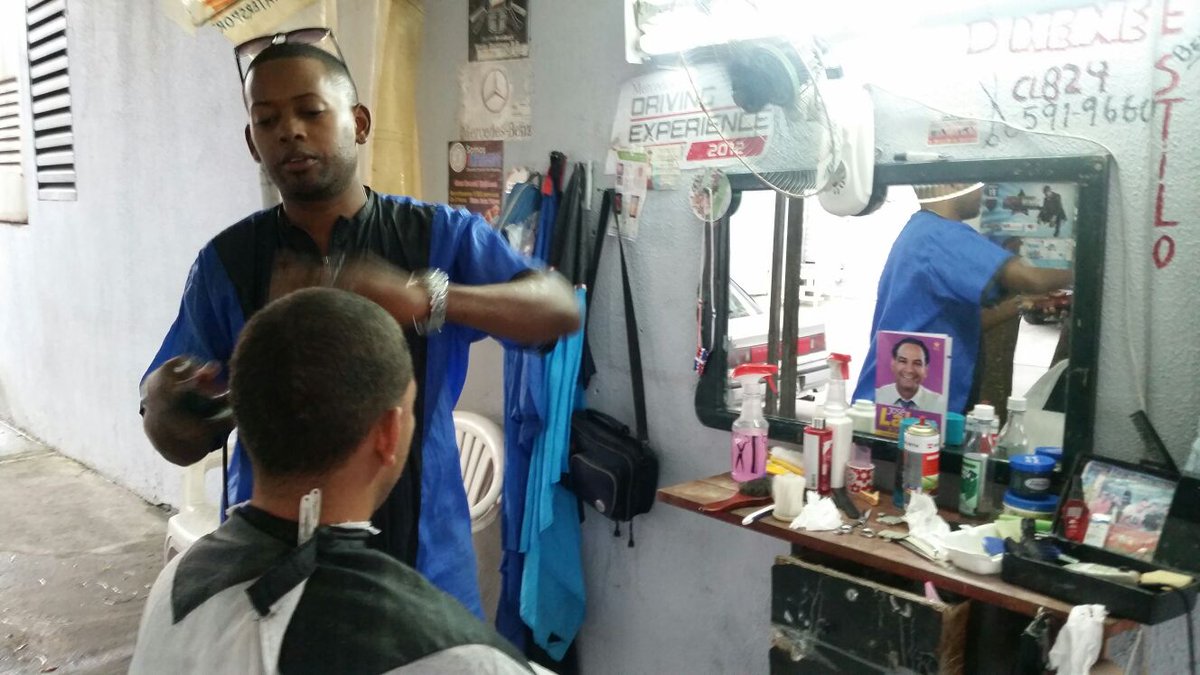 julianjorge5's tweet photo. Los Barberos del #Clared se interesan por nuestras #Propustas #SeguridadPerimetral
#JoseLaluzDiputado https://t.co/9BDXX480U0