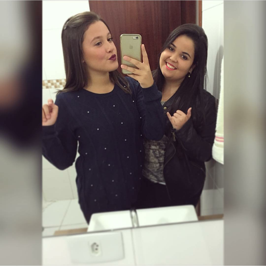 massaro1983_'s tweet photo. se o vento bater dos dois lados nós vamos tá junto p sempre!! 💘💃 #PreRole #DeOntem https://t.co/ergmlrQqfz