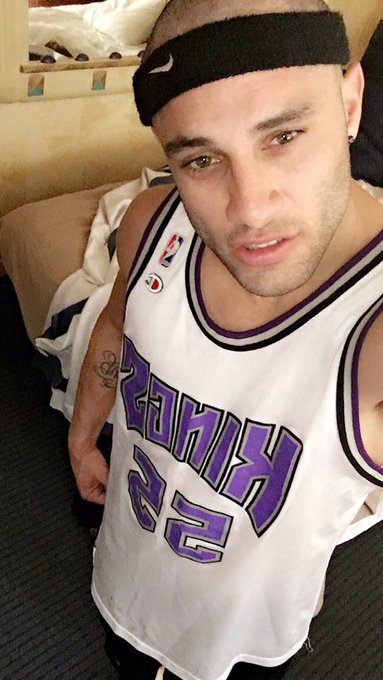 White Chocolate 🏀 https://t.co/wxsbdcrH7l<a href="/tag/httr"class="tags"><span>#httr</span></a>