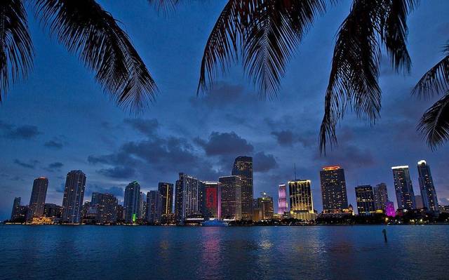 UseOliom's tweet image. New awesome short film about #Miami with locals view. Thanks to #TheEconomist for sharing.. bit.ly/1rLbl9A