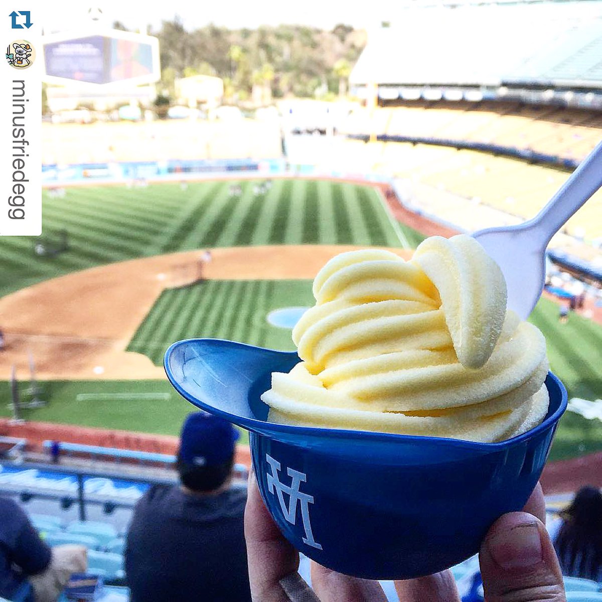 DodgersDining's tweet photo. Dole Whip at Dodger Stadium! @dodgers #dodgersdining @DodgersNation https://t.co/3121Op4xDH https://t.co/Vlh1NVCaVO