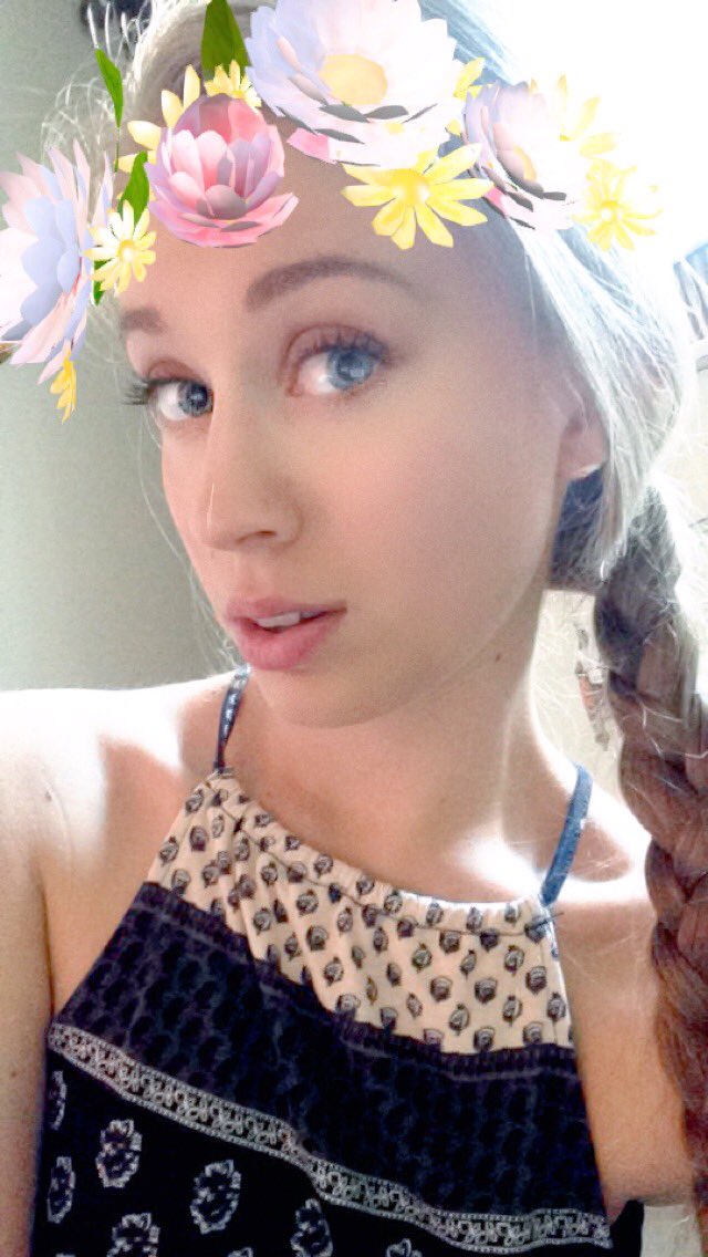 justjessicaaa18's tweet photo. Flower child 🌸🌼🌸 #snapchatmademedoit https://t.co/oMSSn3Moay
