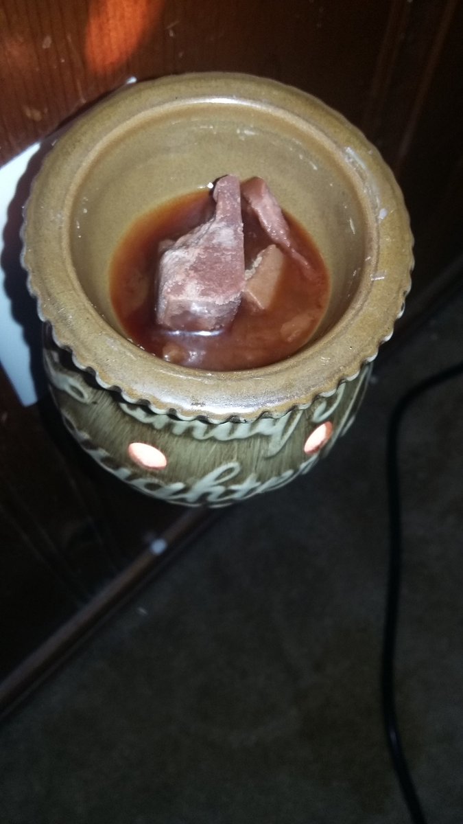 Shesjusta_Mom's tweet image. In love with my chocolate fudge tarts! #jicscents #chocolatefudge #jewelryincandles Facebook.com/store/jburgess