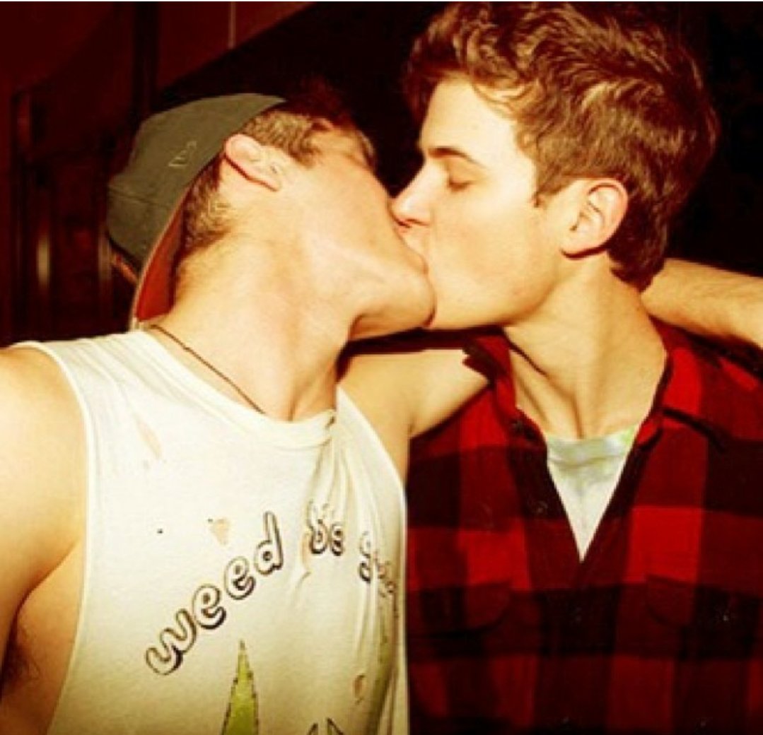 Girls kissing teen topanga and