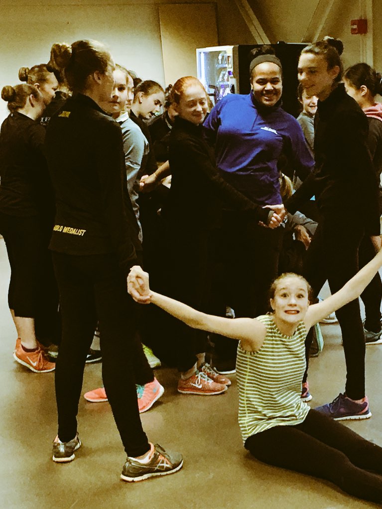 dcedgemom's tweet image. And we're on our way!!! #springtraining #icantbutwecan #workharddreambig #intermediate @DCEDGEsynchro ❤️❤️👯⛸