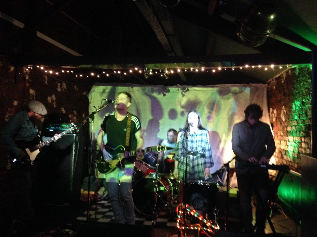 LOVE FUZZ tweet media