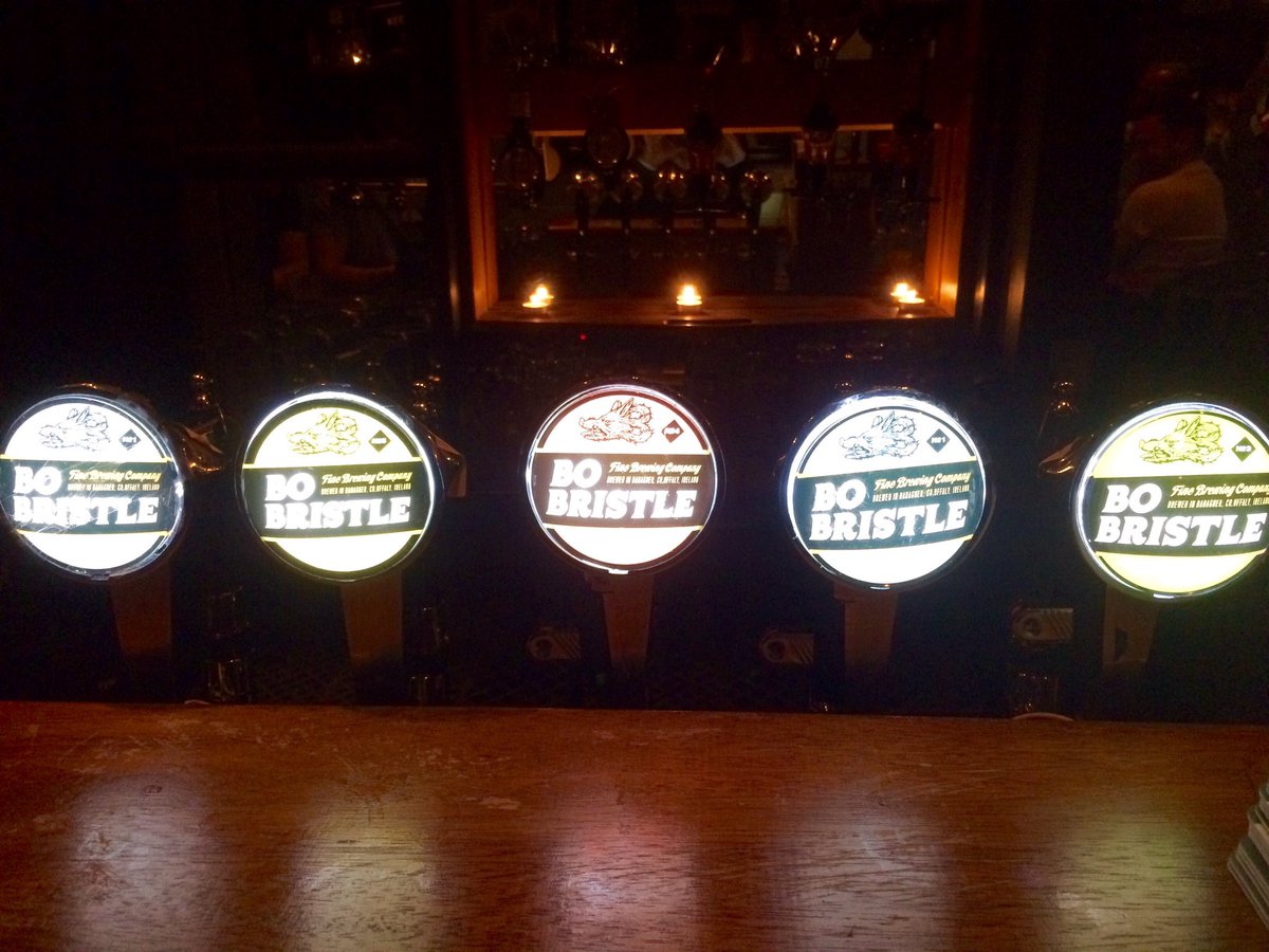 Full compliment of <a href="/BoBristle/">Bo Bristle</a> in Roundys #Tralee great #Offaly craft beer