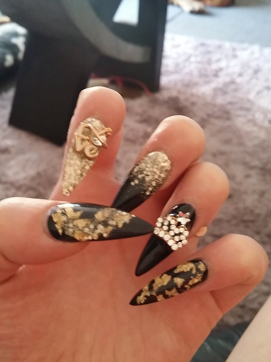 ryder_brooke's tweet photo. New claws 😉 https://t.co/kKwqX6c6Zm