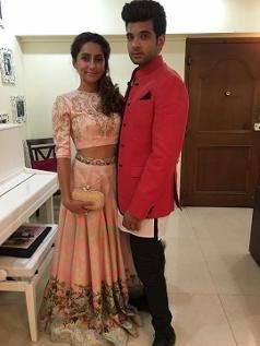 HendDodo1's tweet photo. @kkundra @VJAnusha Two hearts had met 2 be single soul 😍💑 Unending luv inside 😉 Stay thus #Adore #Couple #HotLuv 😘😙 https://t.co/2Y5DtSxhFc