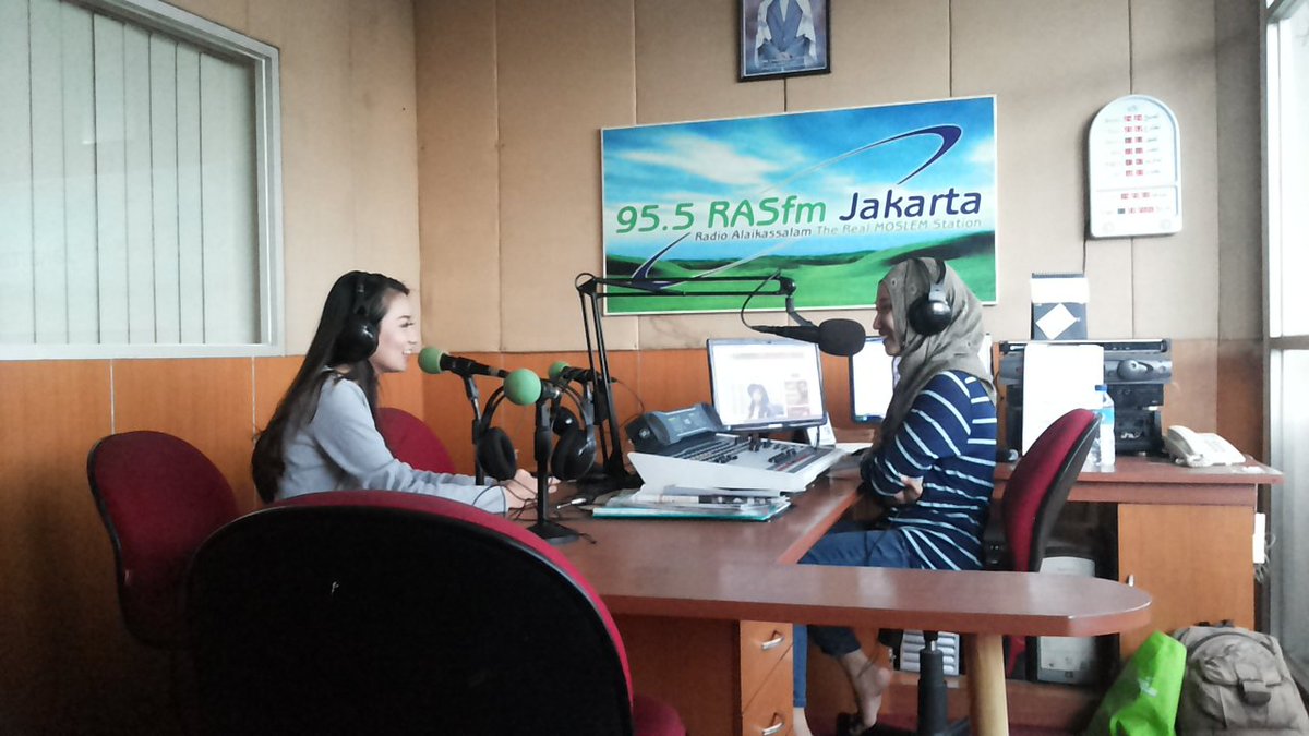 Siapa yg kangen suaranya <a href="/stella_scw/">stella cornelia</a> kalo lagi nyanyi? tetap di 95.5 RasFM jakarta <a href="/RASfmJakarta/">95.5 RASfm Jakarta</a> @CBM_Entertain