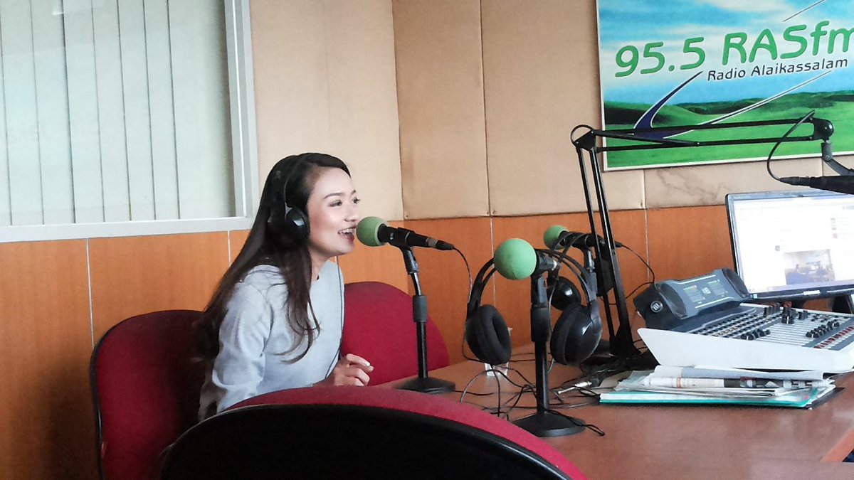 Merapat ke 95.5 RasFM Jakarta, <a href="/stella_scw/">stella cornelia</a>  lagi nyanyi Gelisah loh <a href="/RASfmJakarta/">95.5 RASfm Jakarta</a> @CBM_Entertain