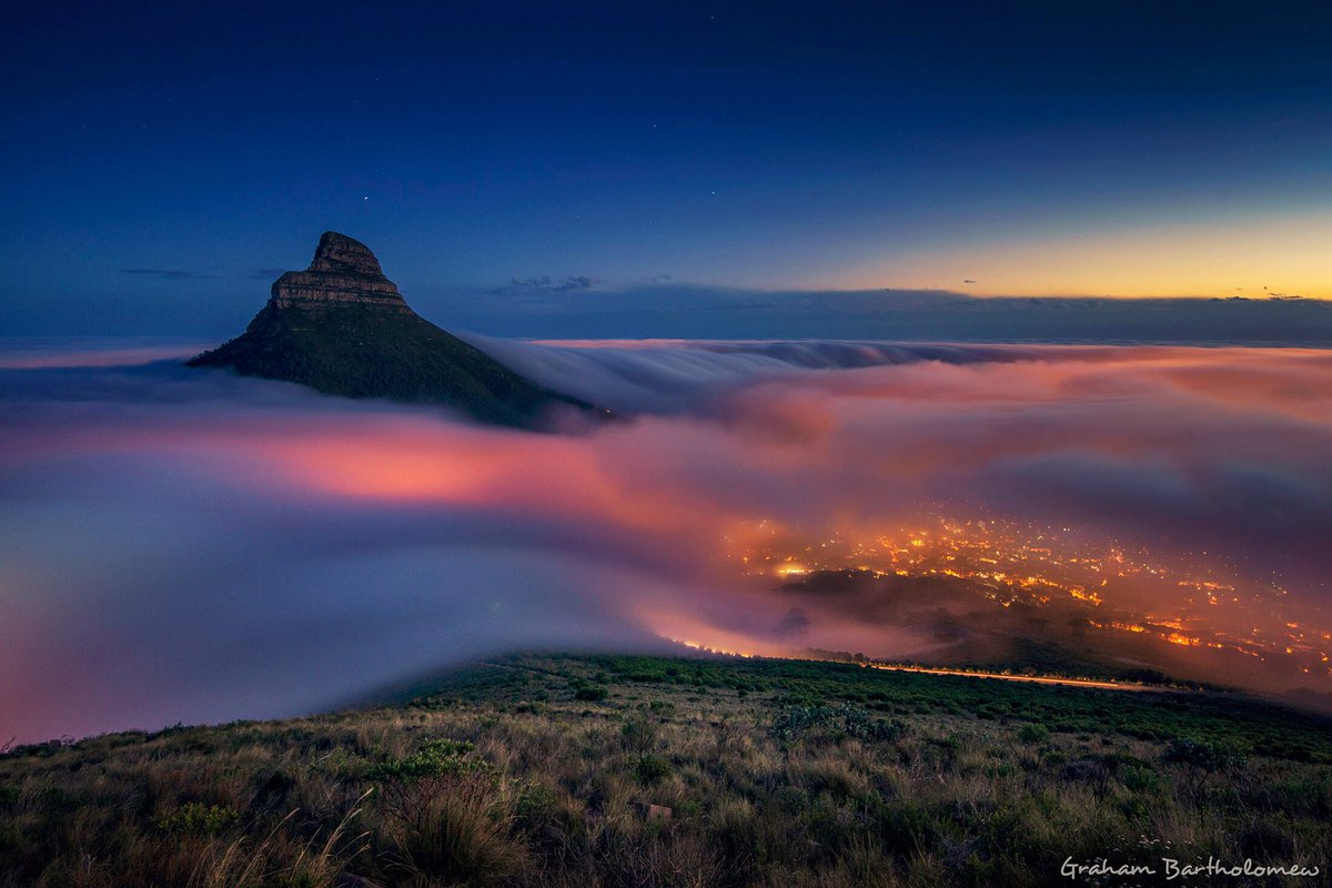 It was worth the walk in the dark. #CapeTown #Nikon #lionshead