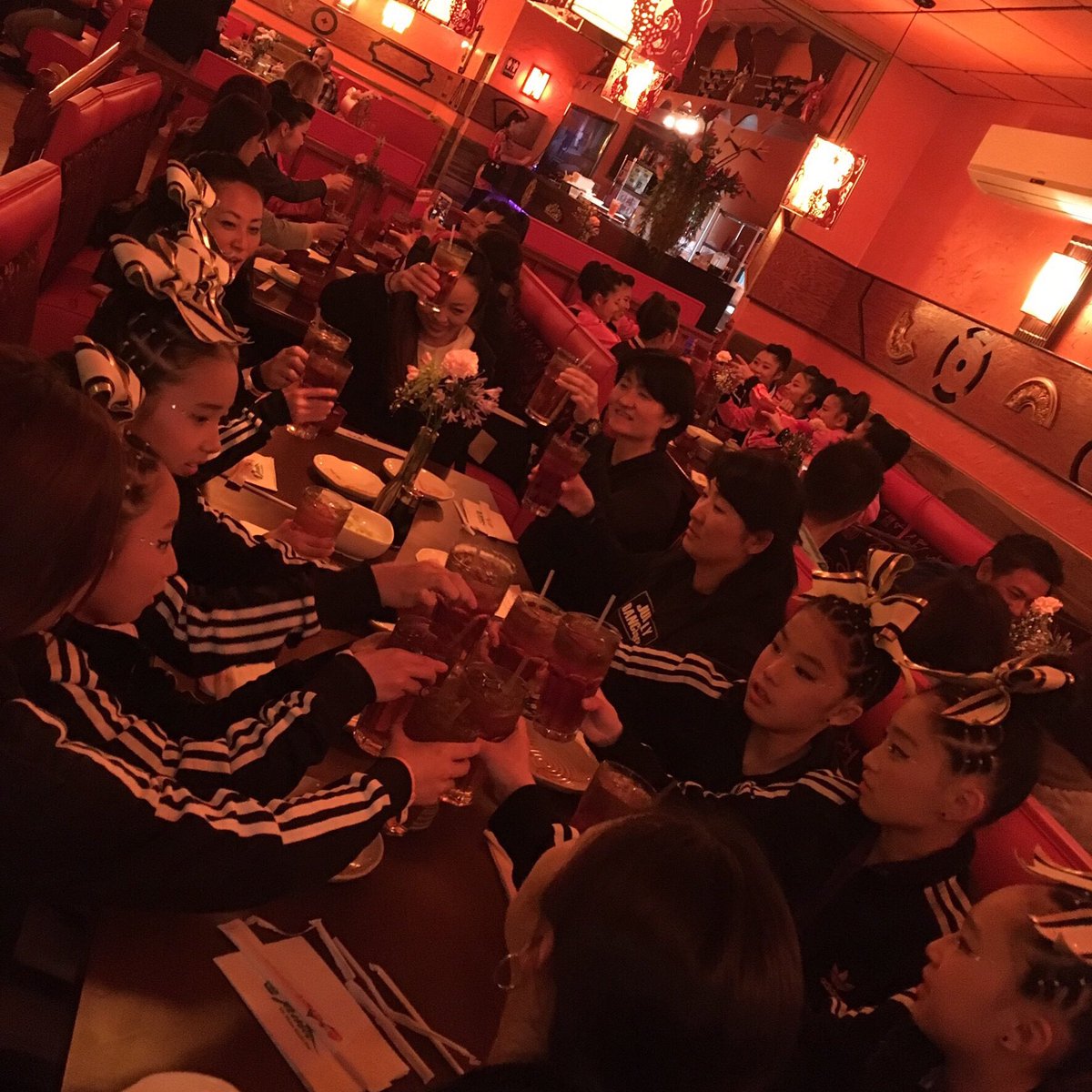 JAMfestJAPAN's tweet photo. 【THE U.S.FINALS2016レポート】
大会後は、Dinner😋🍴❤️❤️
みんなで乾杯です😆😆😆
#usfinals2016 #USFvb16 #jamfestjapan https://t.co/WouMipi9se