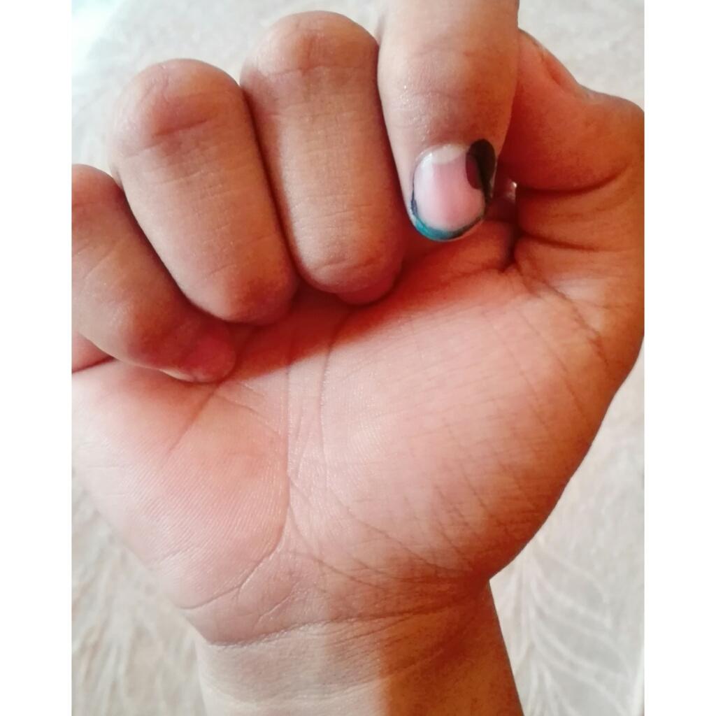 mc_cabahug's tweet image. Get inked! Me as certified voter. ☑
May the best of luck for our country&apos;s future! #INCunity #DU30Bongbong