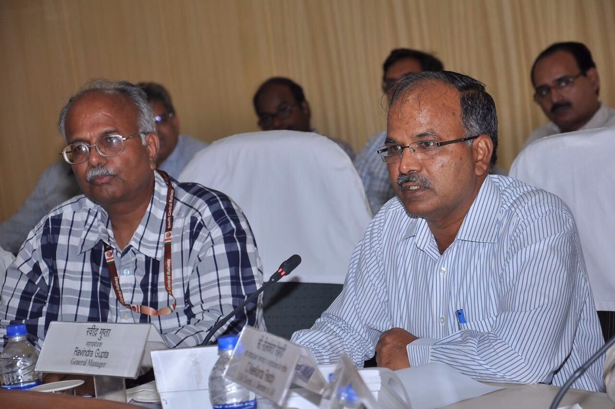 gmscrailway's tweet photo. #SwachhRail #SwachhBharat:High level mtg called to improve/maintain highest standards of #Cleanliness on trains&amp;stns https://t.co/POUUyJivlN