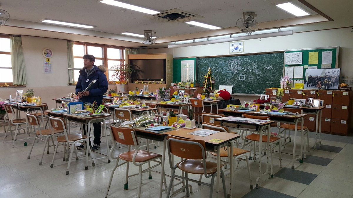 kimyoungoh0416's tweet image. 이게 무슨 날벼락입니까?
우리 아이들이 1월 21일 이미 단원고에서 제적처리 되었다고 합니다.
단원고 교장이 바뀐 후로 유가족은 안중에도 없습니다.
제적이라니요...
우리 아이들은 엄연한 단원고 학생입니다.