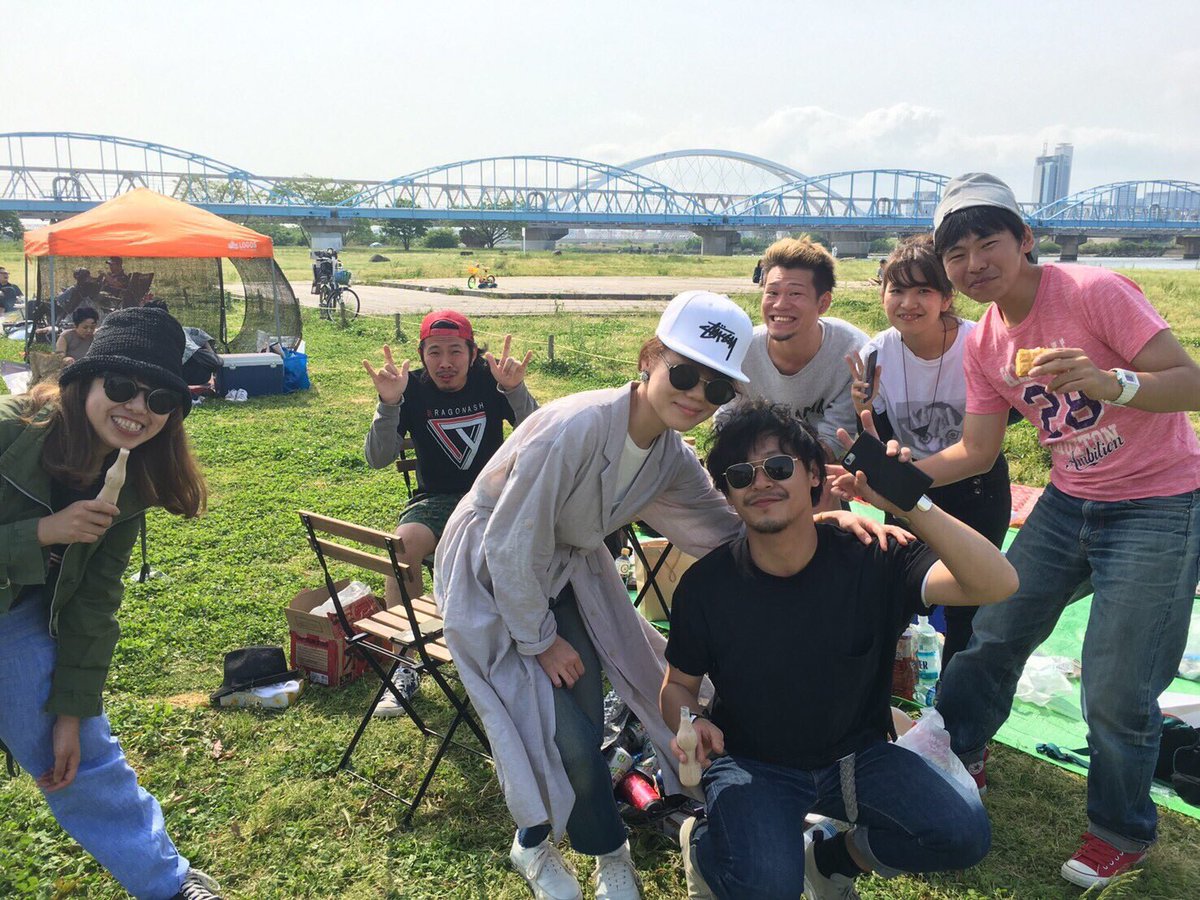 O Xrhsths オハラ Sto Twitter おとといの 河川敷バーベキュー 顔が 酒と日焼けで 真っ赤っか qをやってみて わかった 3つ のこと 肉はそんなにいらない 野菜は丸ごと焼くと美味い 酒がやけにすすむ